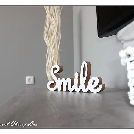 Cherry Lux 즈레냐닌