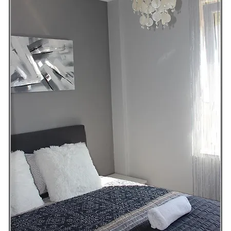 Cherry Lux 즈레냐닌